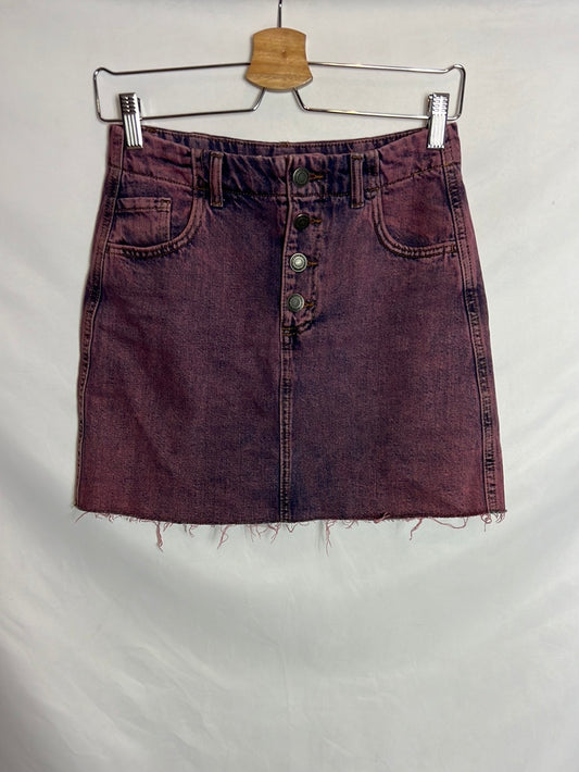 STRADIVARIUS. Falda denim rosa efecto desgastado. T 36