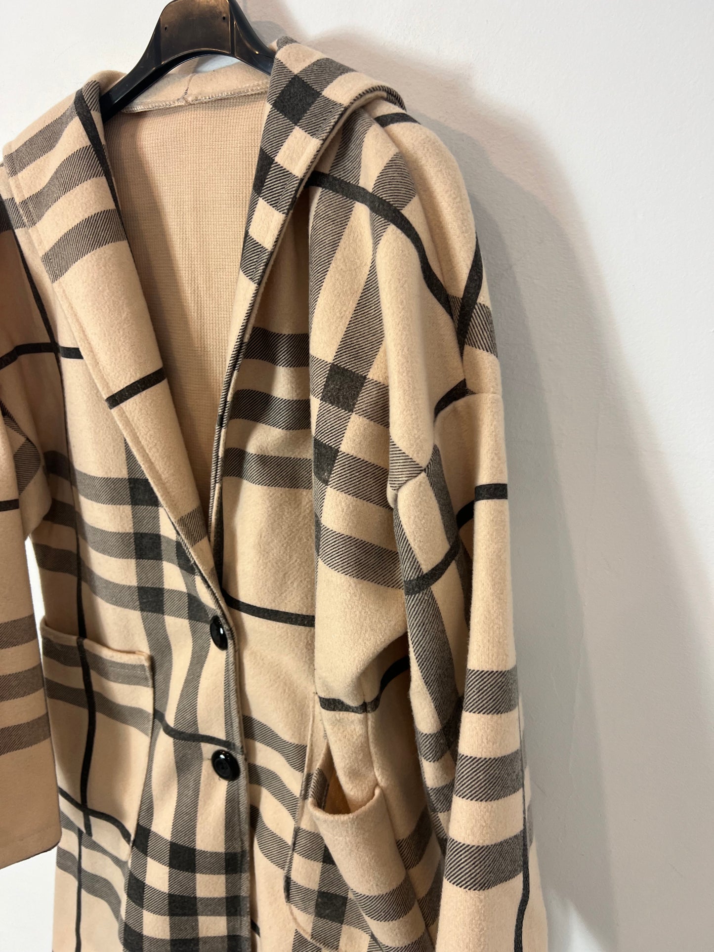 OTRAS. Chaqueta larga cuadros. T M