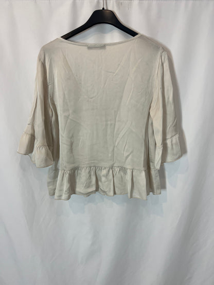 AZALEA. Flowy beige satin top. YOU (M)