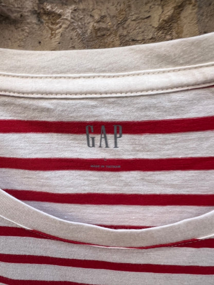 GAP. Camiseta rayas rojas logo. T L