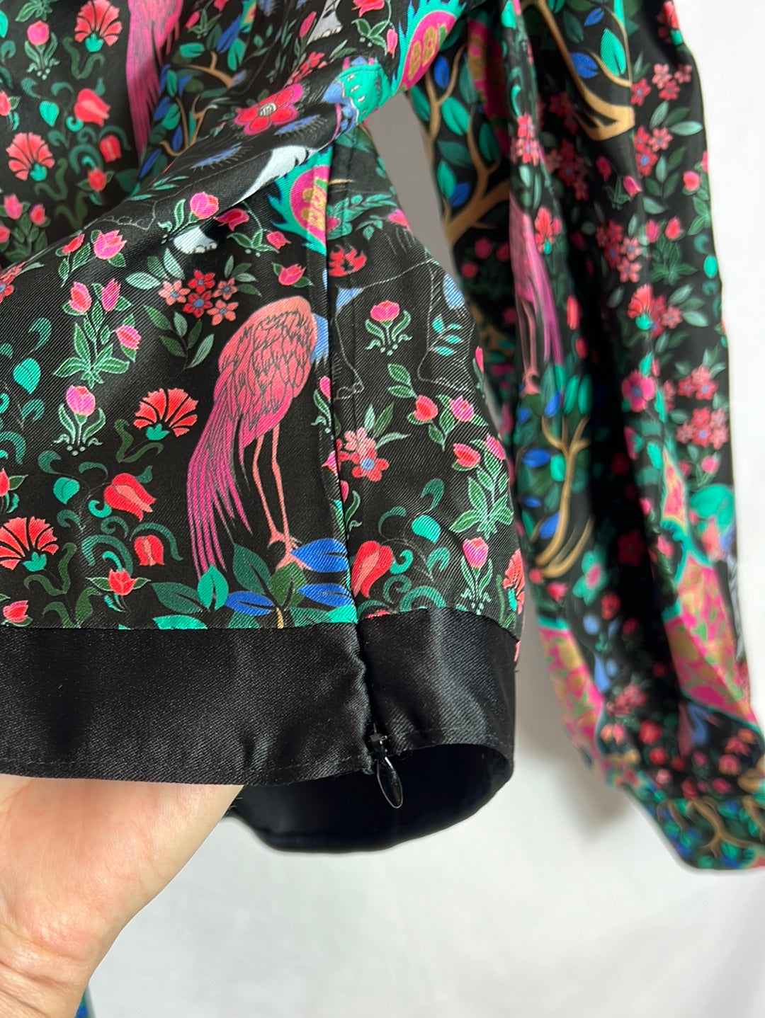 SANDRO. Total look blusa y falda midi estampada. T 1(S)