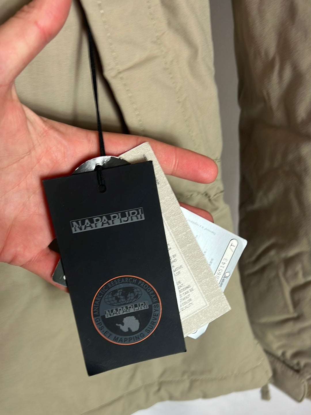 NAPAPIJRI. Abrigo beige bolsillo delantero. T L