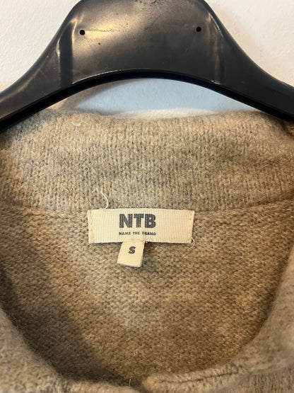 AMEÉ. Sleeveless fringed sweater S.(s)