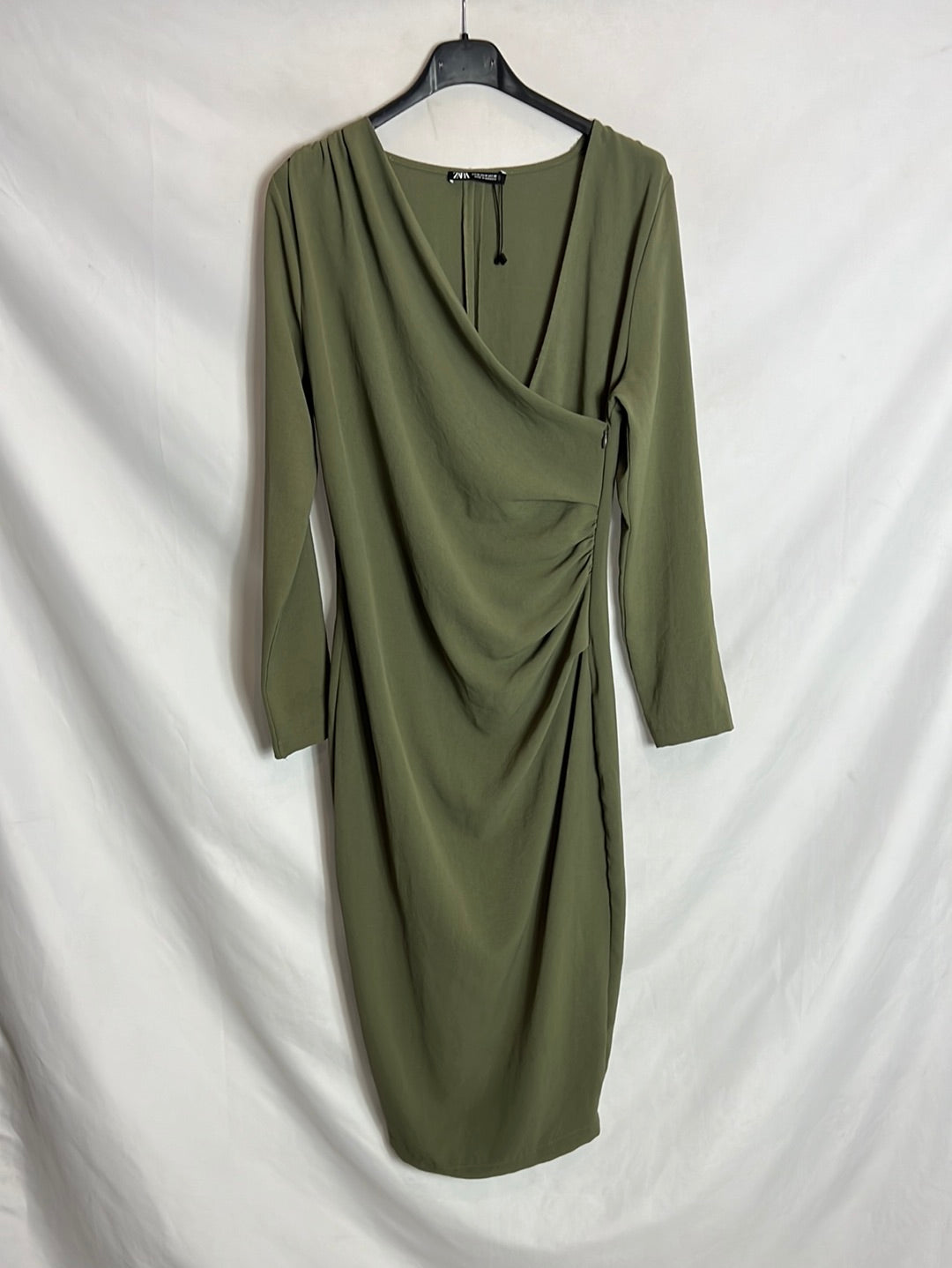 ZARA. Vestido midi fruncido. T M