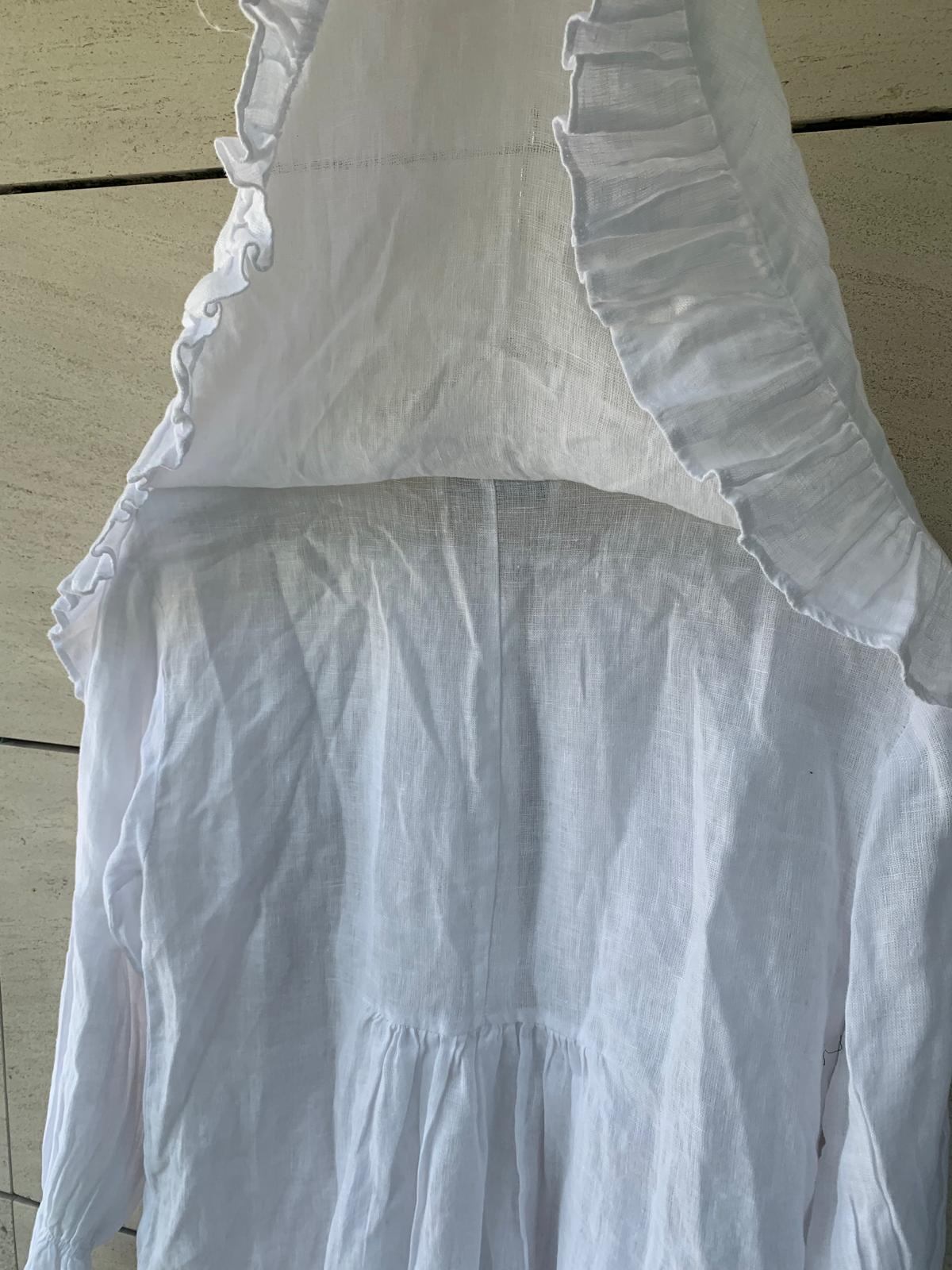 ZARA. Mustard textured back top. TS
