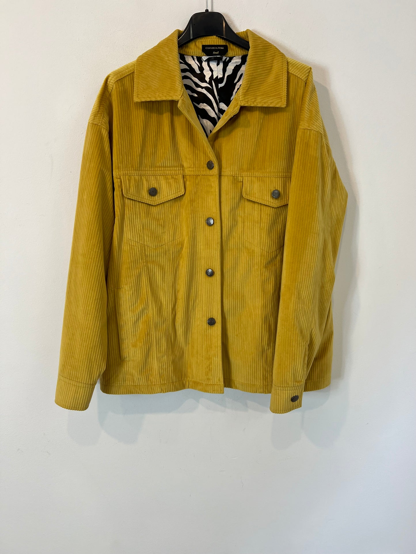 COLOURFUL REBEL. Chaqueta pana amarilla T.s