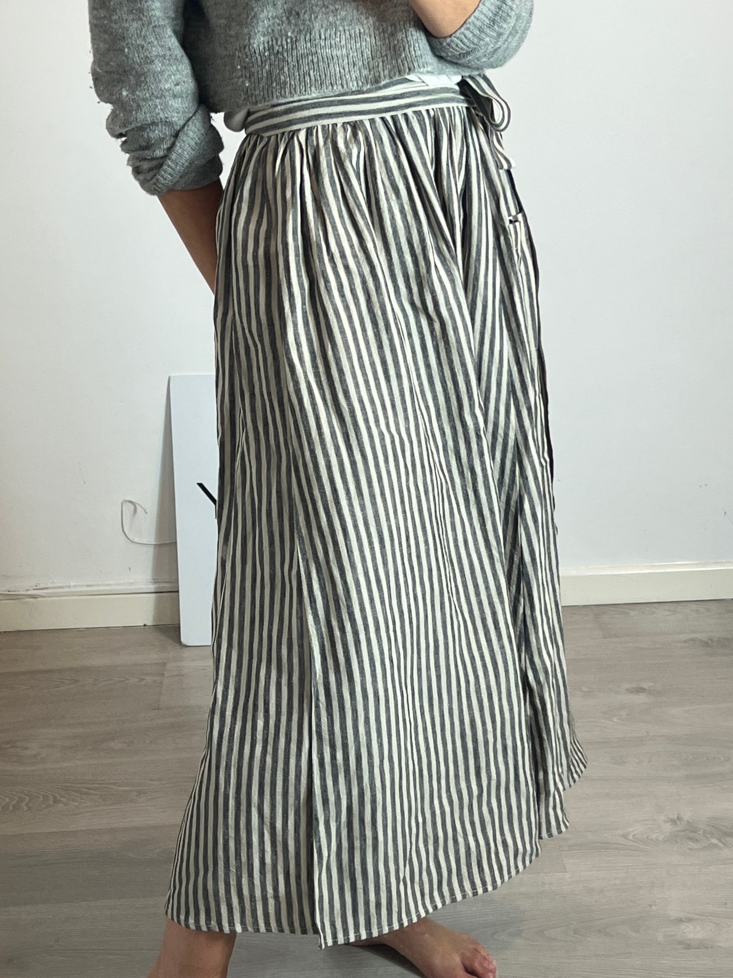 CORTANA. Falda midi lino rayas T.36