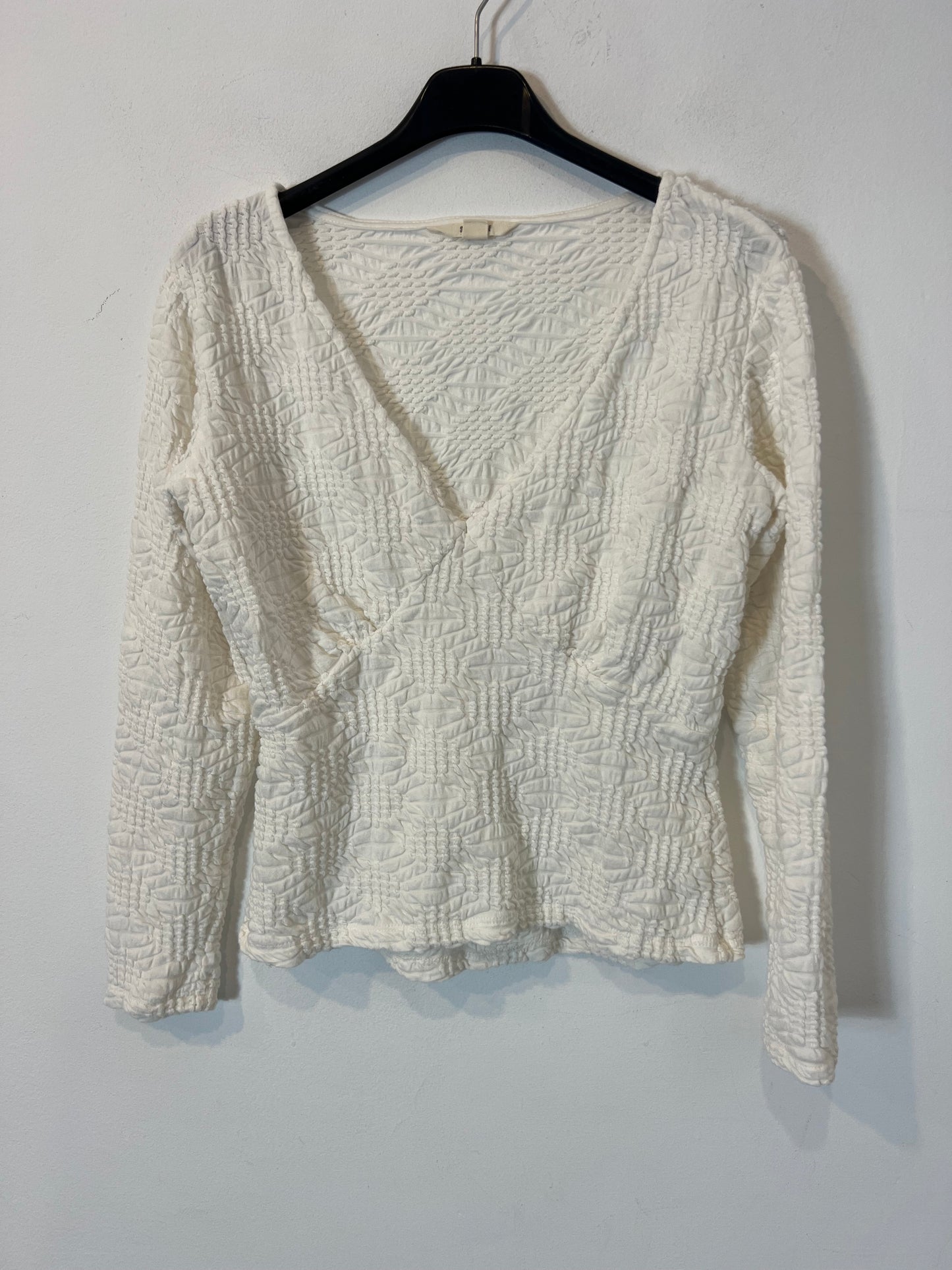 SLOWLOVE. White textured top. TM