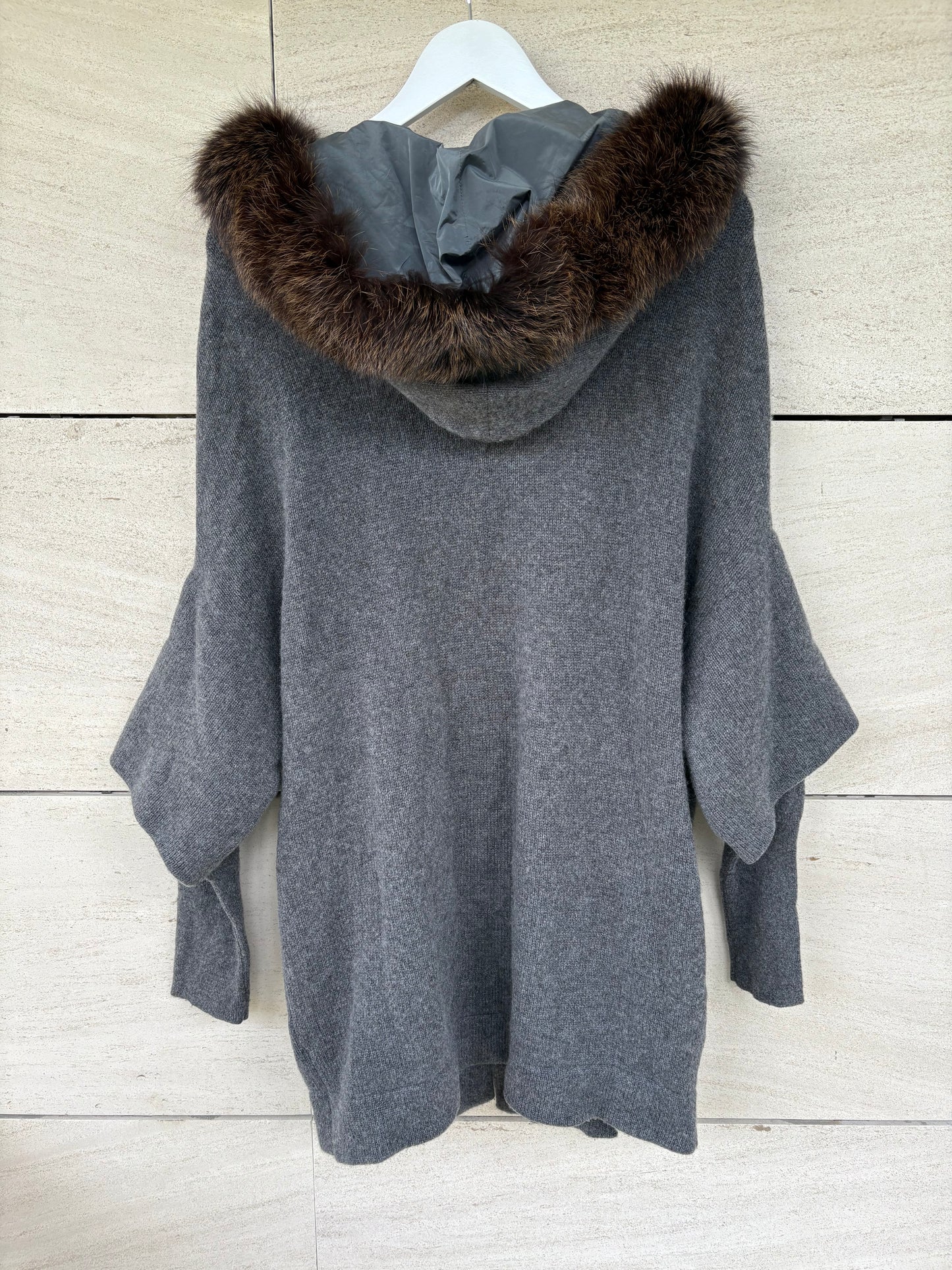 BRUNELLO CUCINELLI. Chaqueta cashmere gris