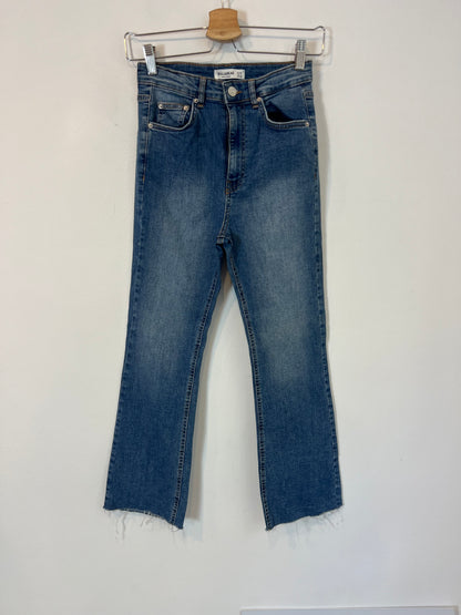 PULL&BEAR. Denim tiro alto cropped. T 36
