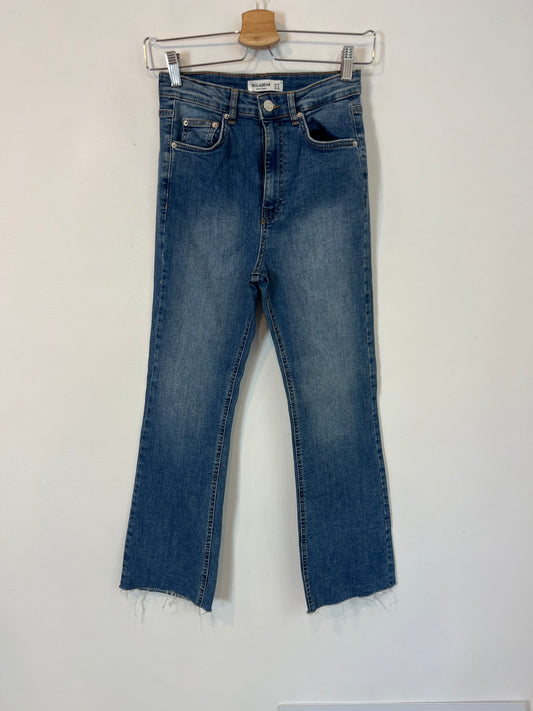 PULL&BEAR. Denim tiro alto cropped. T 36