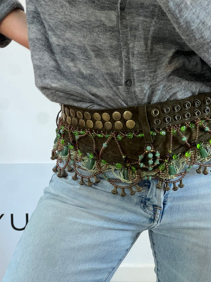 OTRAS. Cinturón piel abalorio