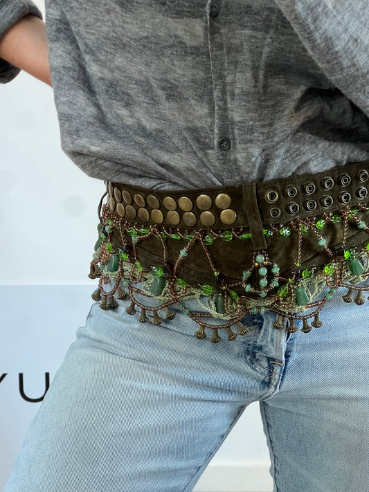 OTRAS. Cinturón piel abalorio