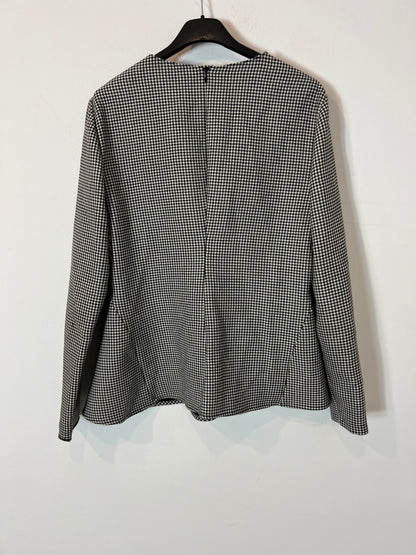MANGO. Houndstooth ruffle top. TM