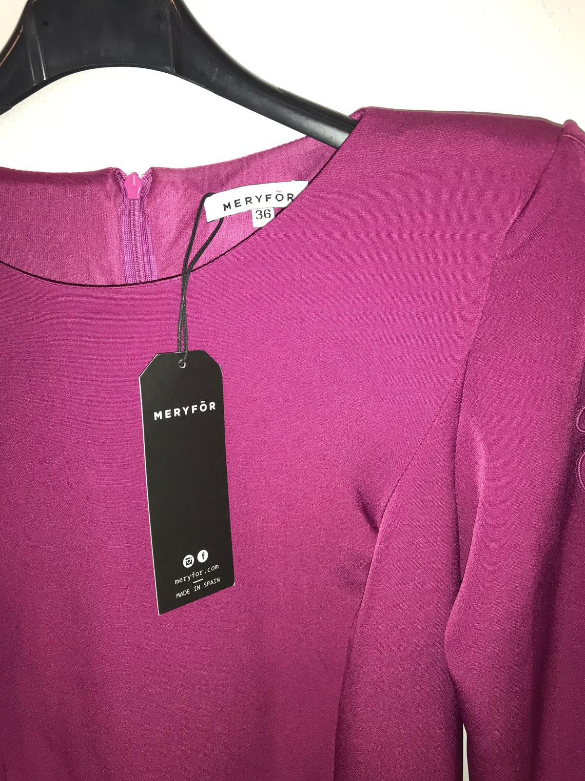 MERYFOR. Vestido midi rosa oscuro detalle mangas