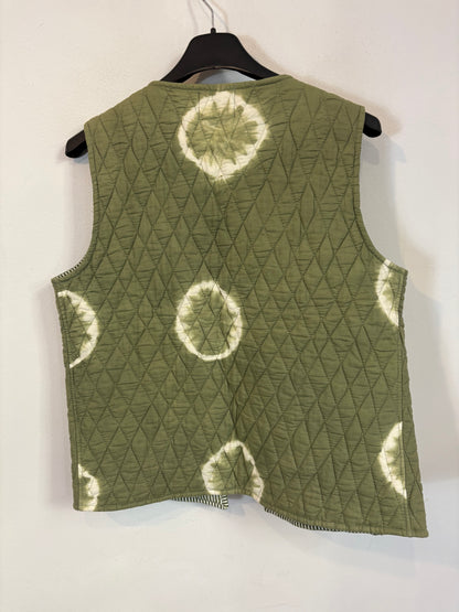 MARÍA DE LA ORDEN. Chaleco acolchado verde