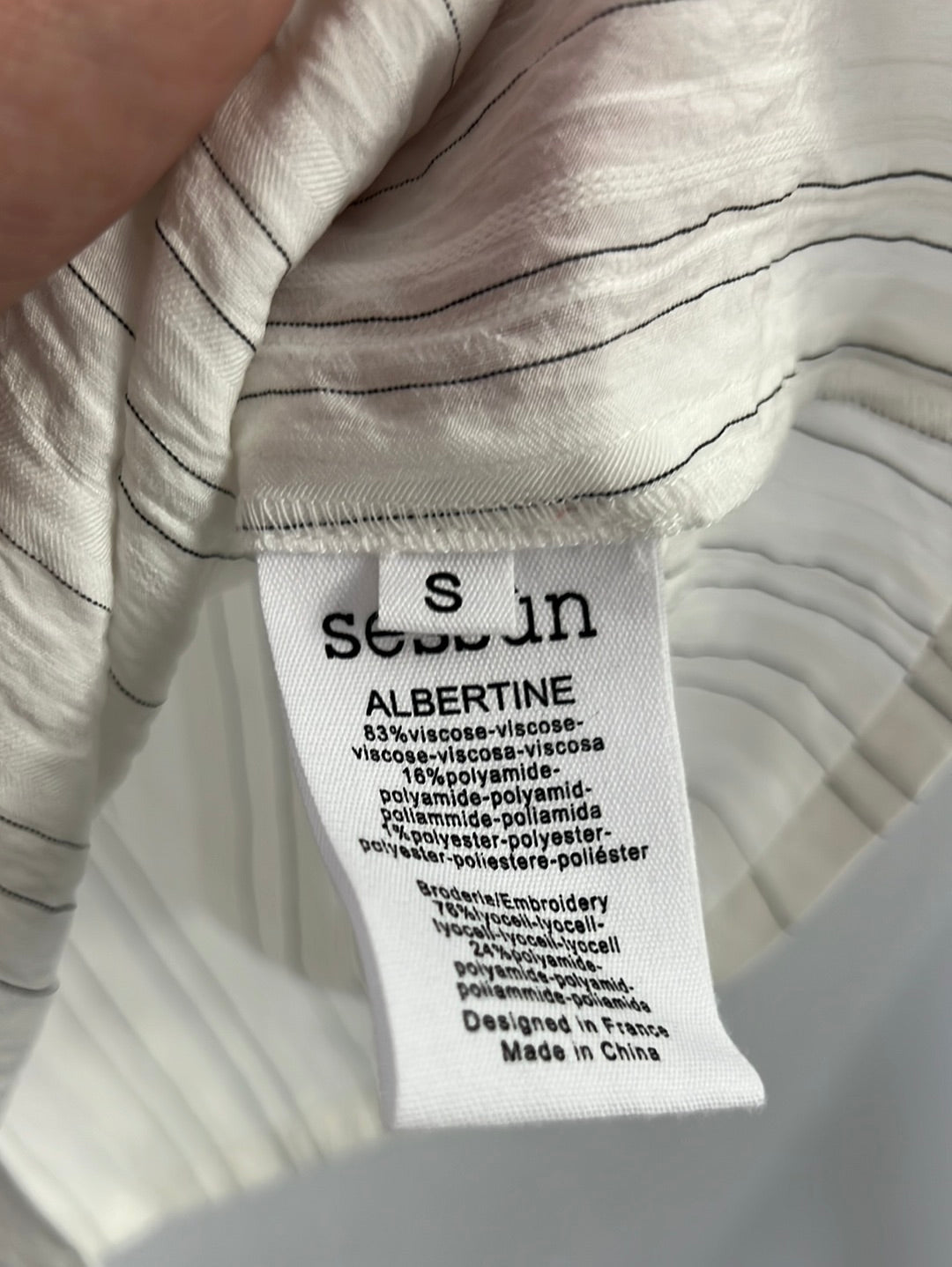 SESSUN. Blusa blanca cuello encaje T.s