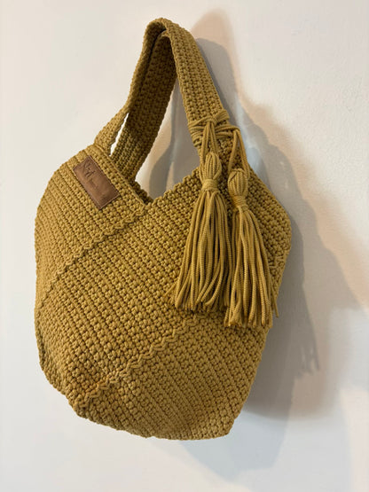 NÄT. Bolso de hombro  hecho a mano