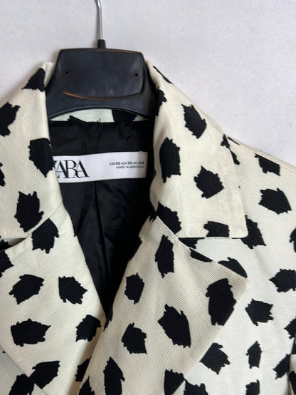ZARA. Beige printed dress/jacket. Size XS