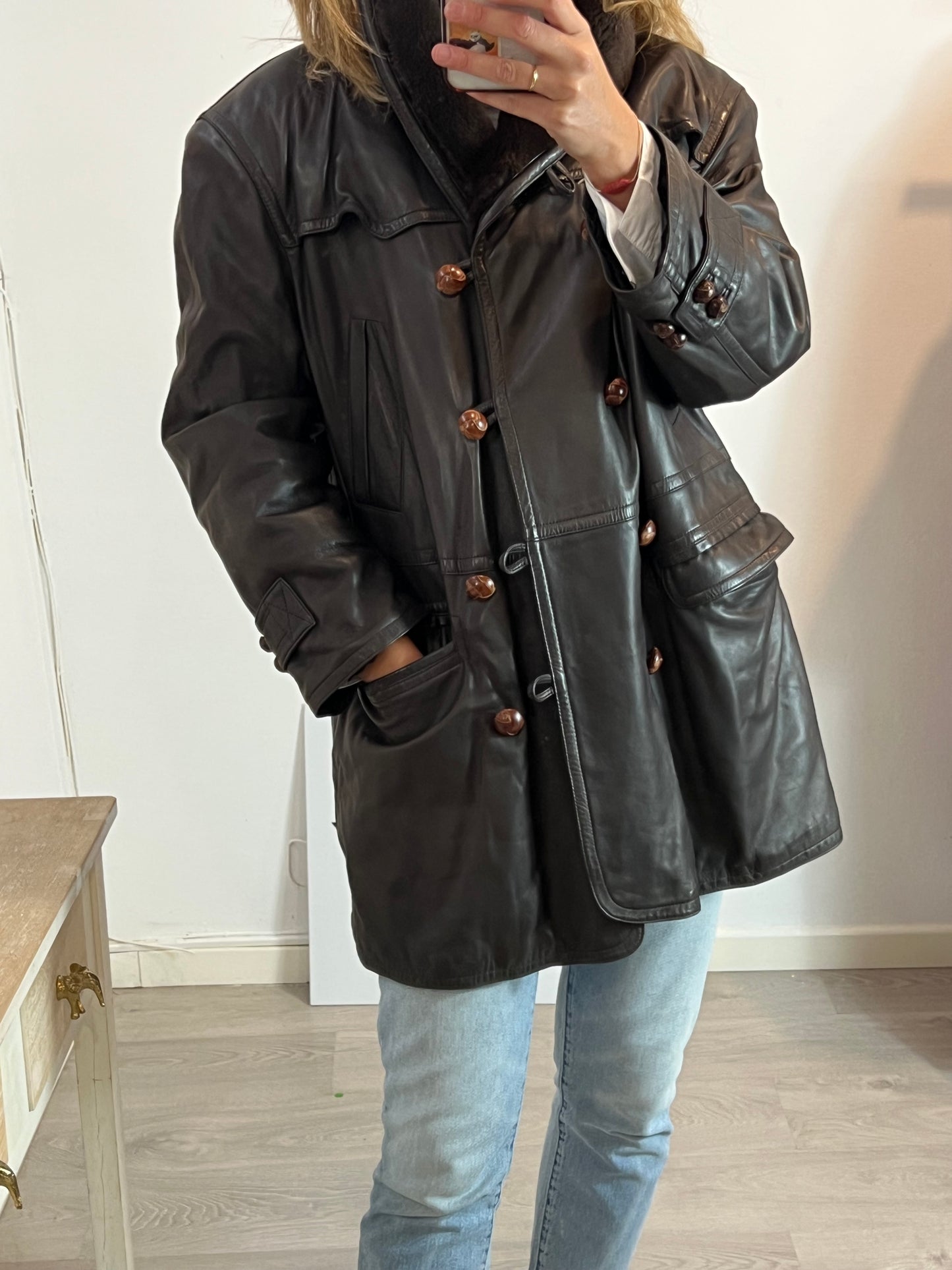 JIL SANDER. Abrigo marrón piel. T 40