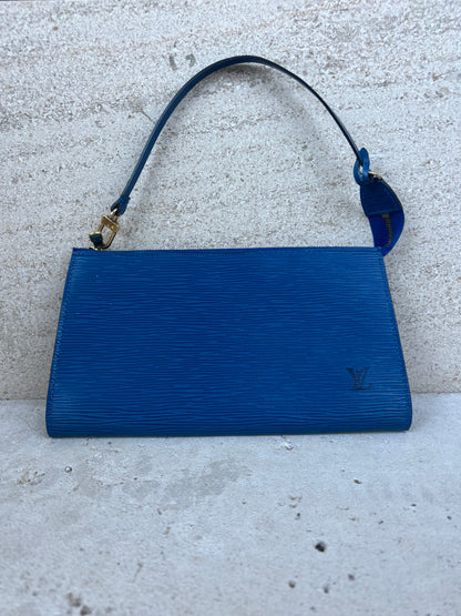 LOUIS VUITTON. Blue leather clutch bag