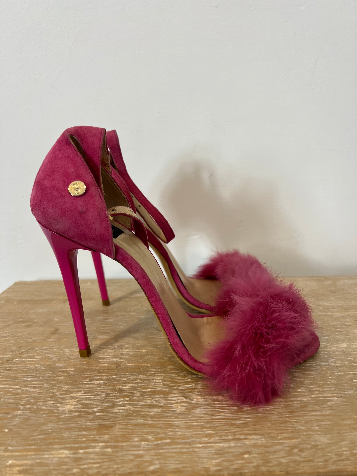 ISLAND. Pink fur sandal. T 37