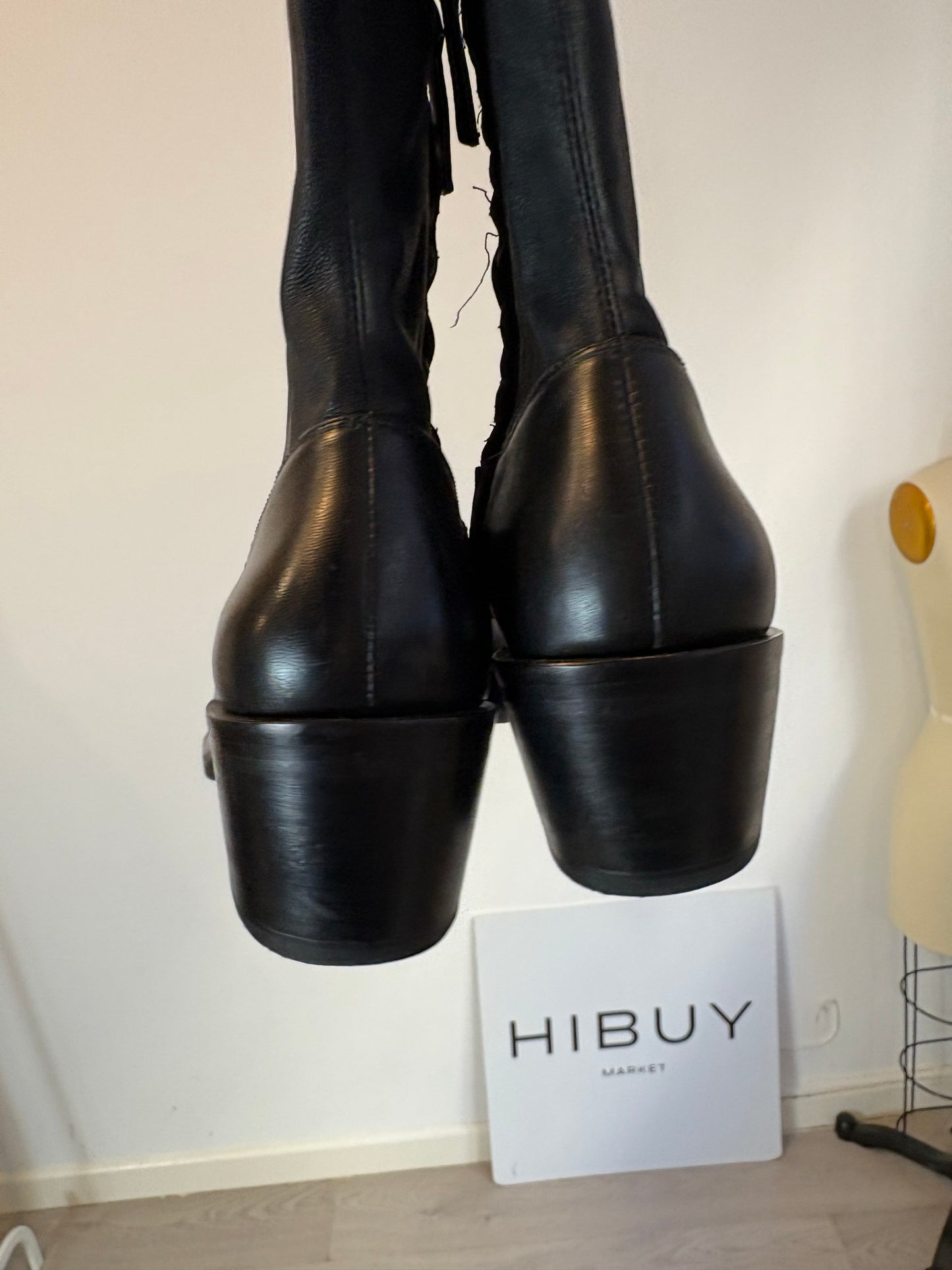 MASSIMO DUTTI. Botas camperas piel en nergo