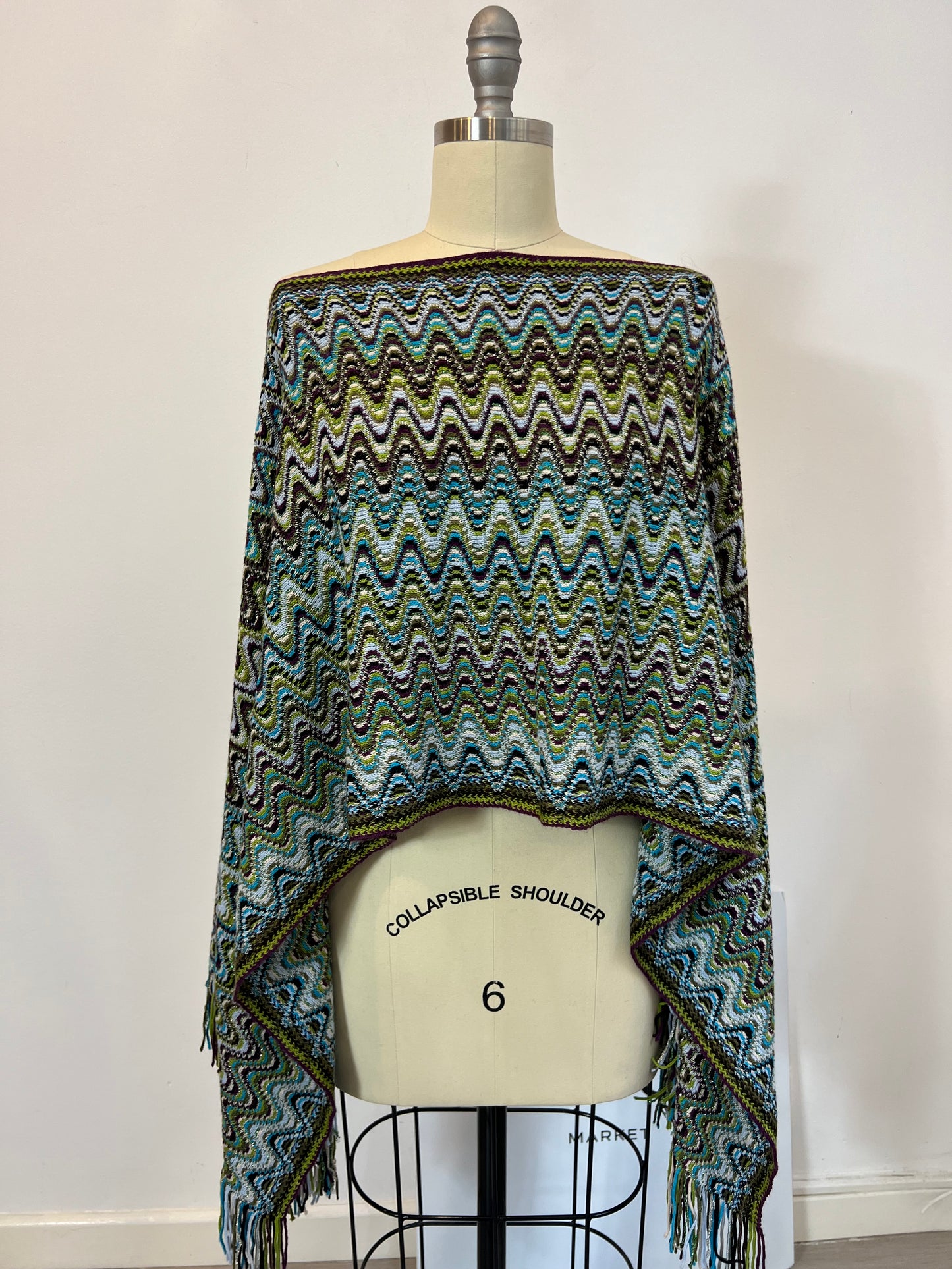 MISSONI. Poncho estampado con lana
