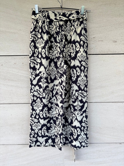 MANGO. Pantalón estampado fluido. T XS