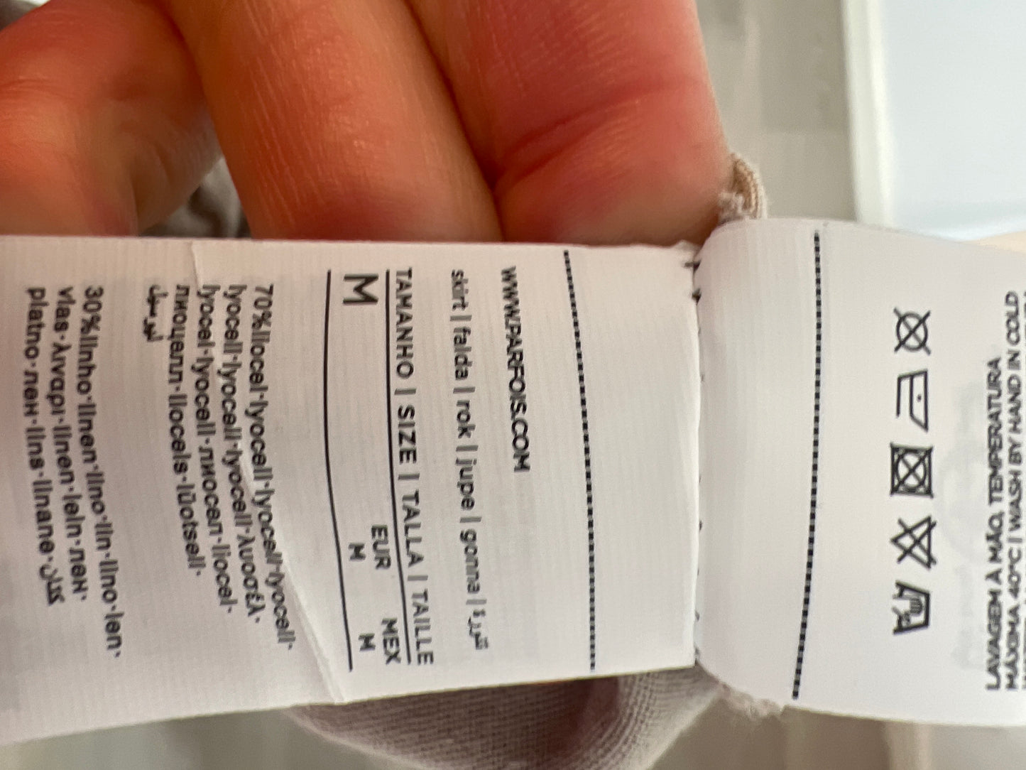 PARFOIS. Long skirt with seams M