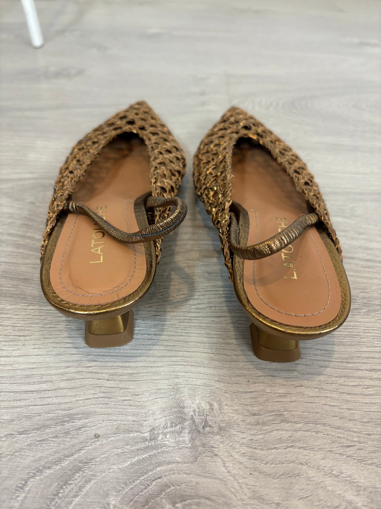 LATOUCHE. Zapatos ocre trenzado T 39