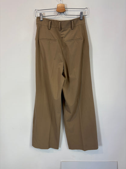 ZARA. Pantalón pinzas camel