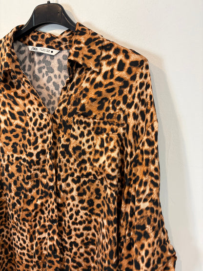ZARA. Fluid animal print blouse. T.S.