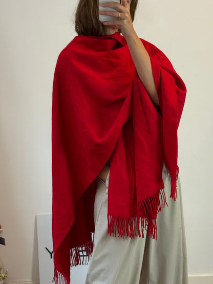 OTRAS. Capa roja baby alpaca