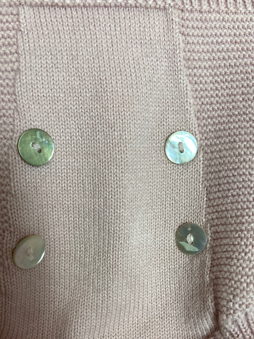 OTRAS. Cubrepañal rosa botones nacar. T 0-3 meses