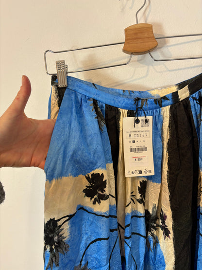 ZARA. Falda midi palmeras