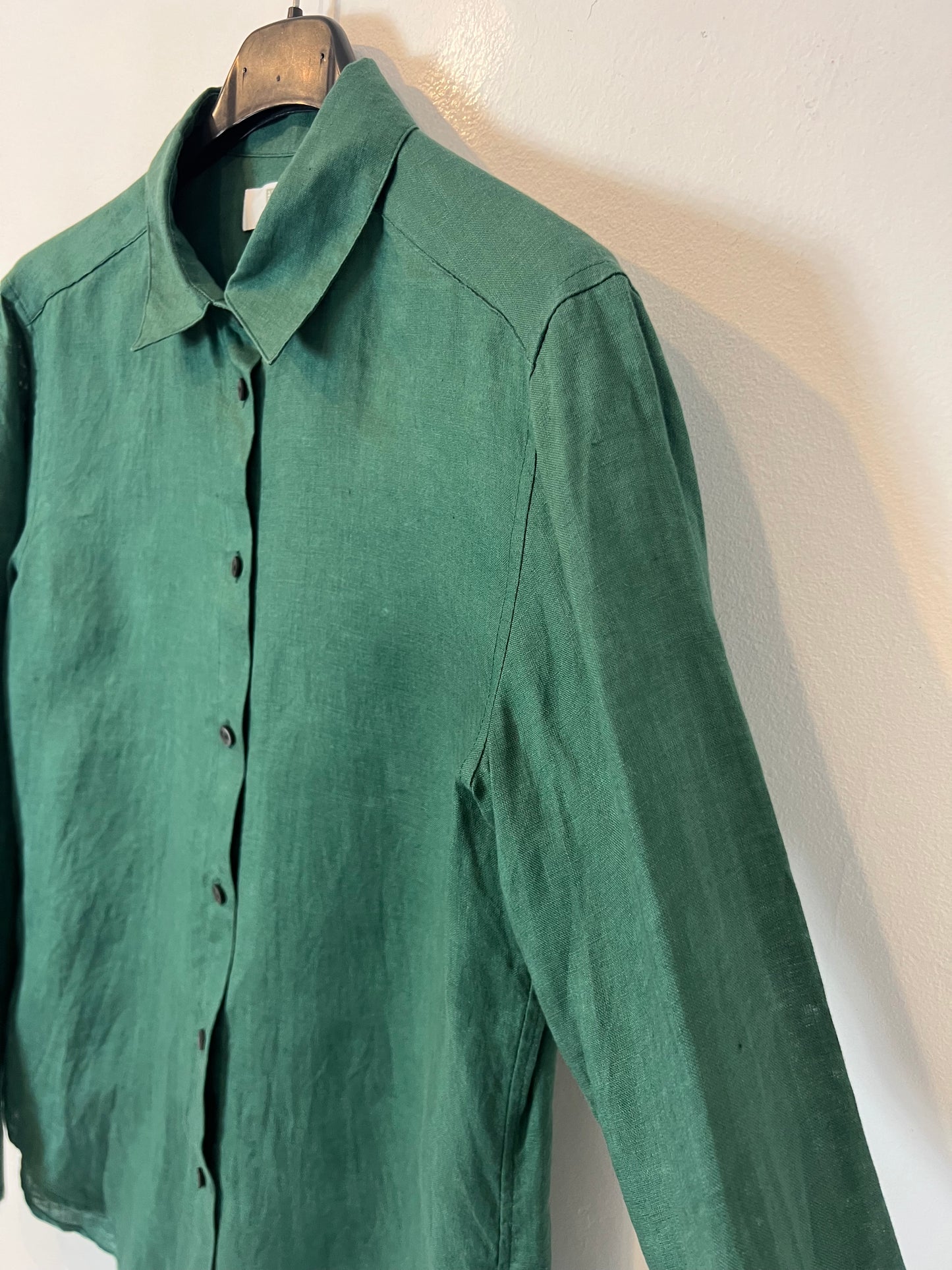 UNIQLO. Dark green linen blouse. Size XS