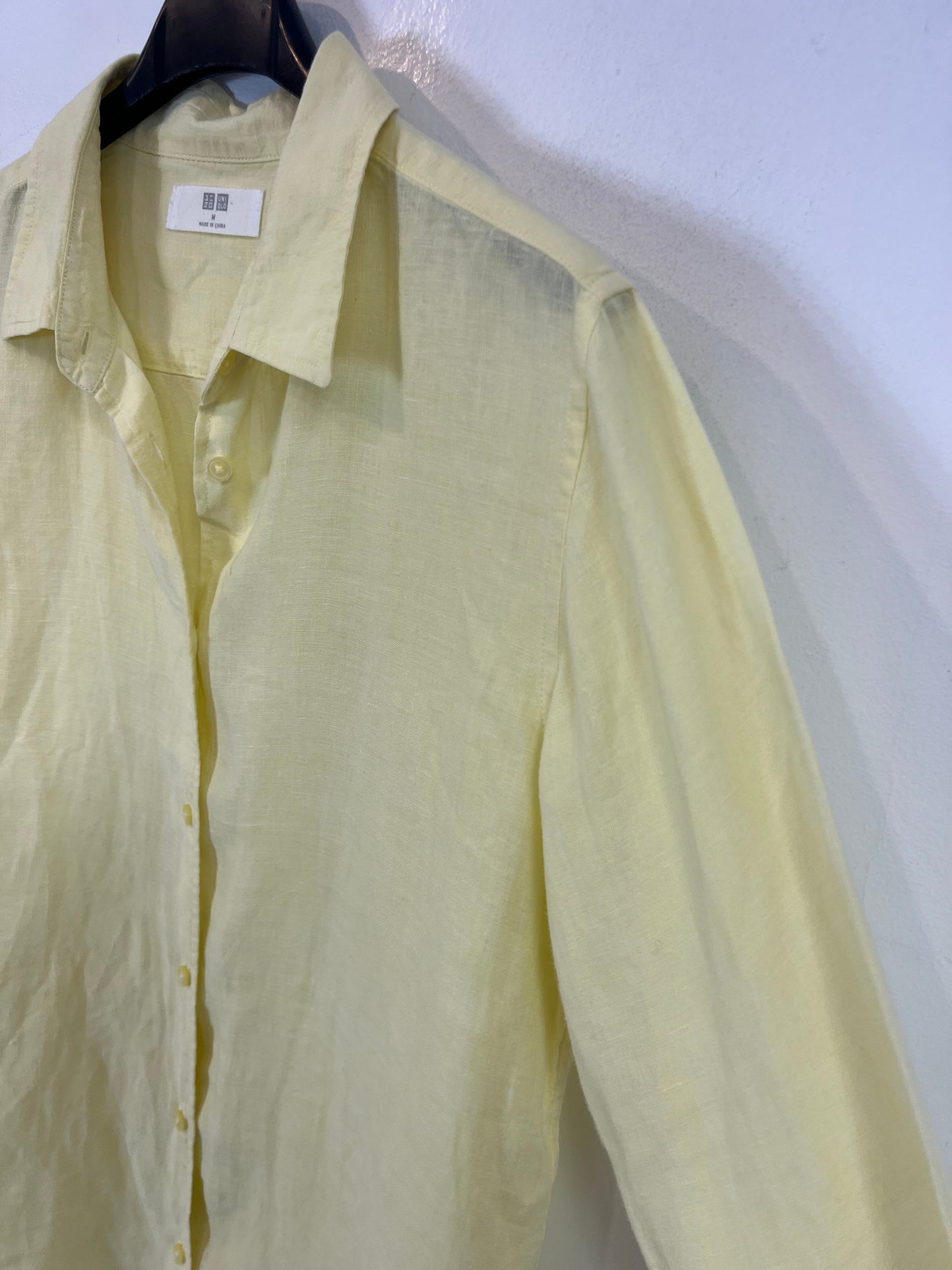 UNIQLO. Light yellow linen blouse. TM