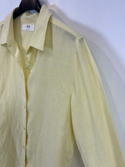 UNIQLO. Light yellow linen blouse. TM