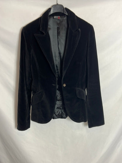 BERSHKA. Blazer negra terciopelo. T M