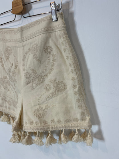 ZARA. Embroidered beige Bermuda shorts. TM