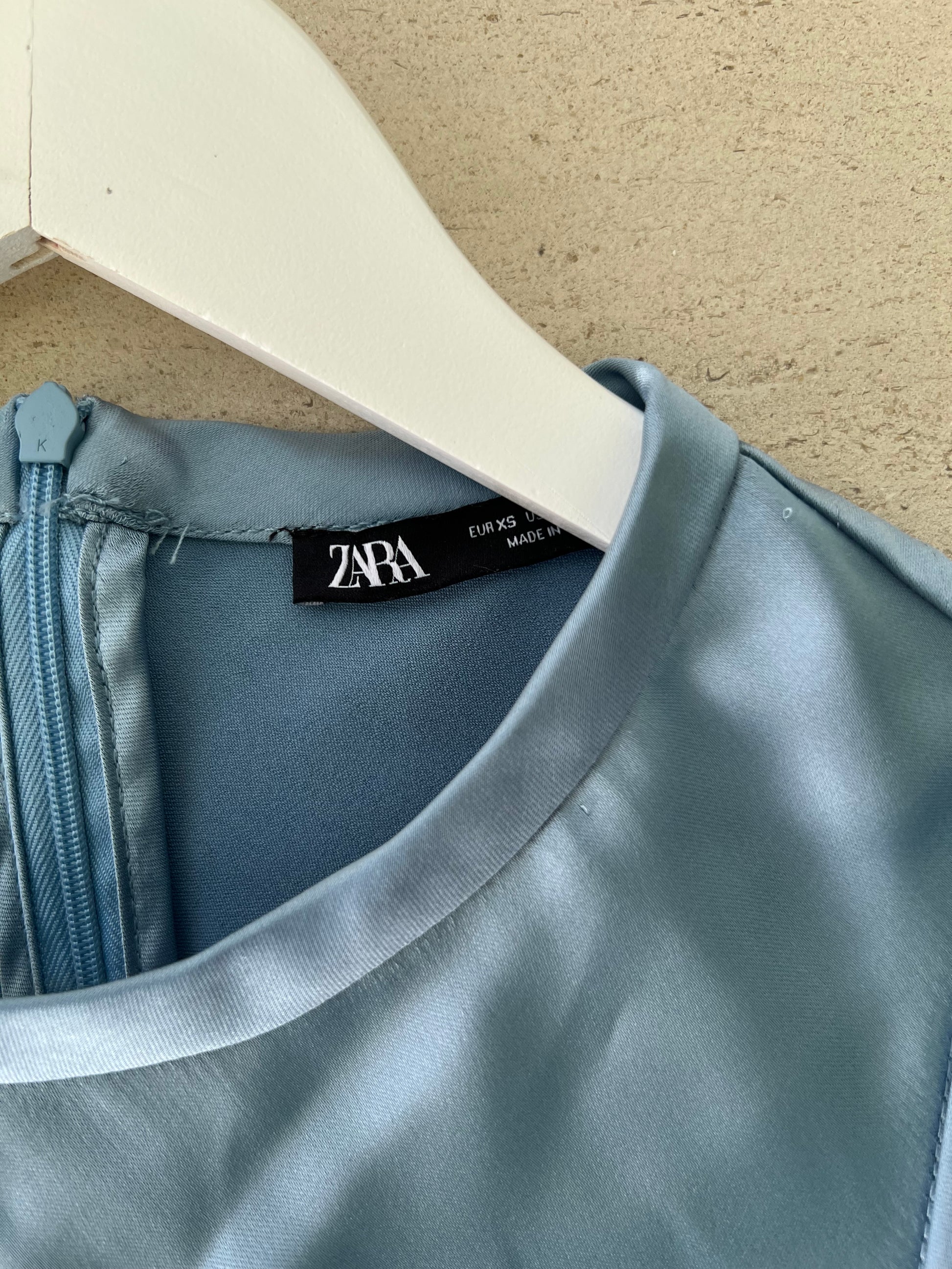 ZARA. Blue satin dress Ts Hibuy market ZARA. Blue satin dress Ts Hibuy market