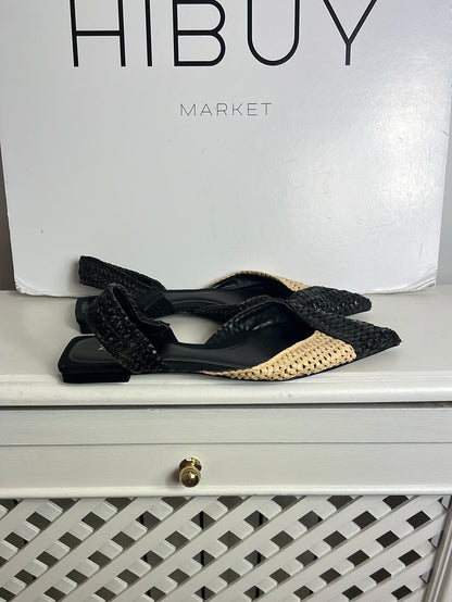 ZARA. Zapato plano bicolor. T 36