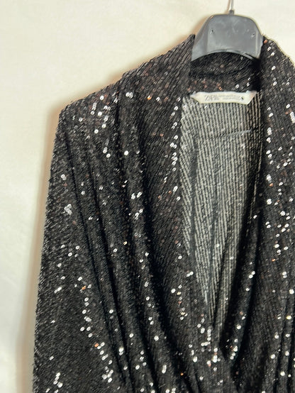 ZARA. Top negro lentejuelas  cruzado. T XS