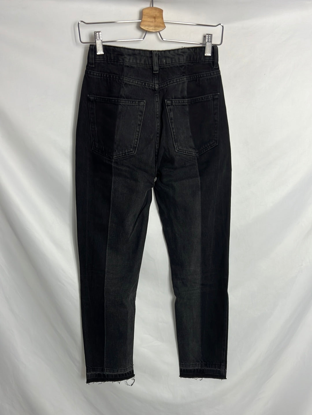 NA-KD. Two-tone denim pants. T 34