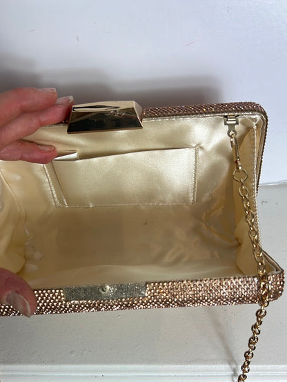 OTRAS. Bolso rígido pedreria