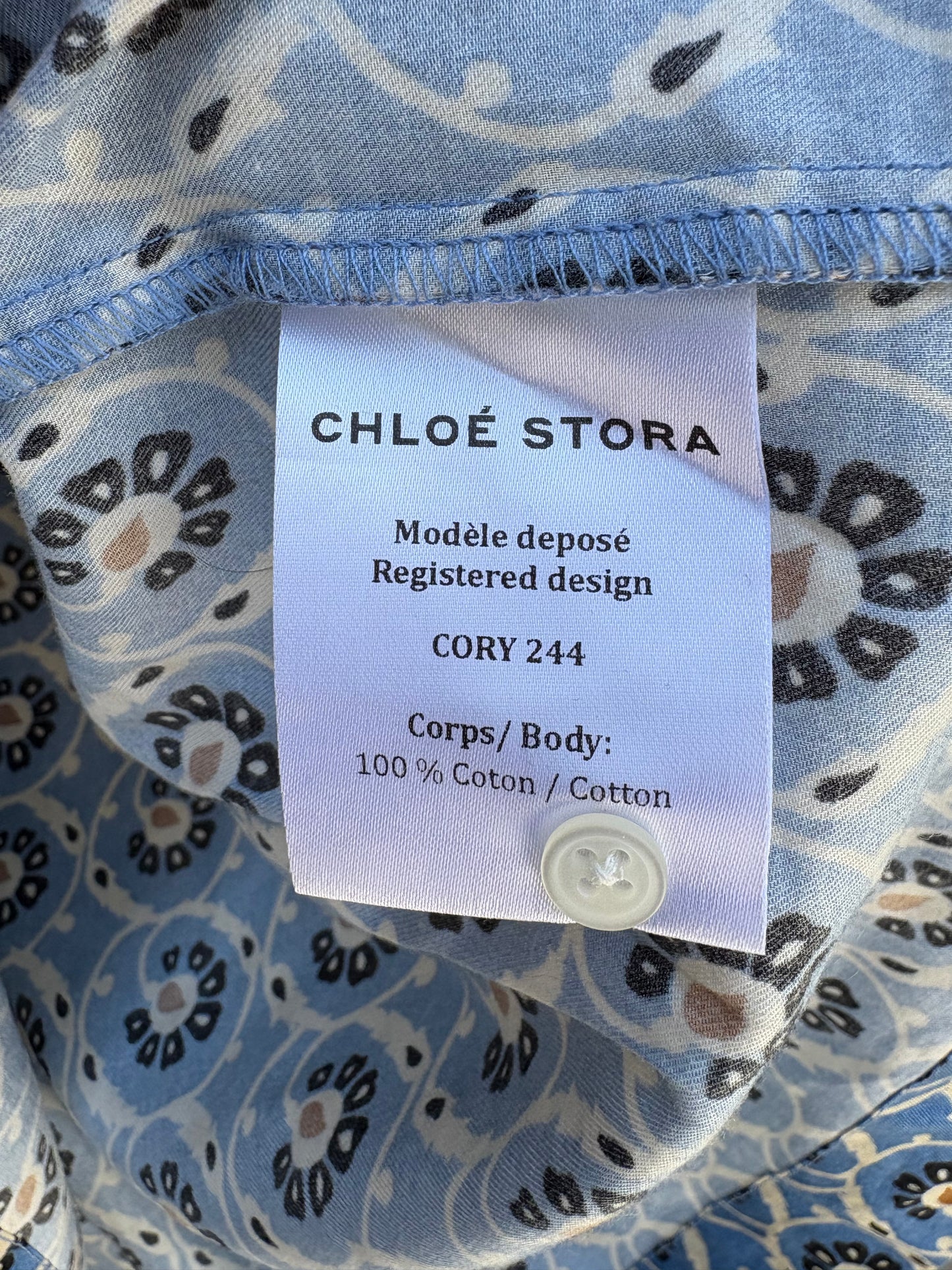 CHLOÉ STORA. Blusa azul estampada
