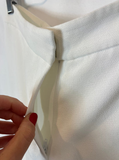 PEDRO DEL HIERRO. White pleated wide-leg trousers. Size 38