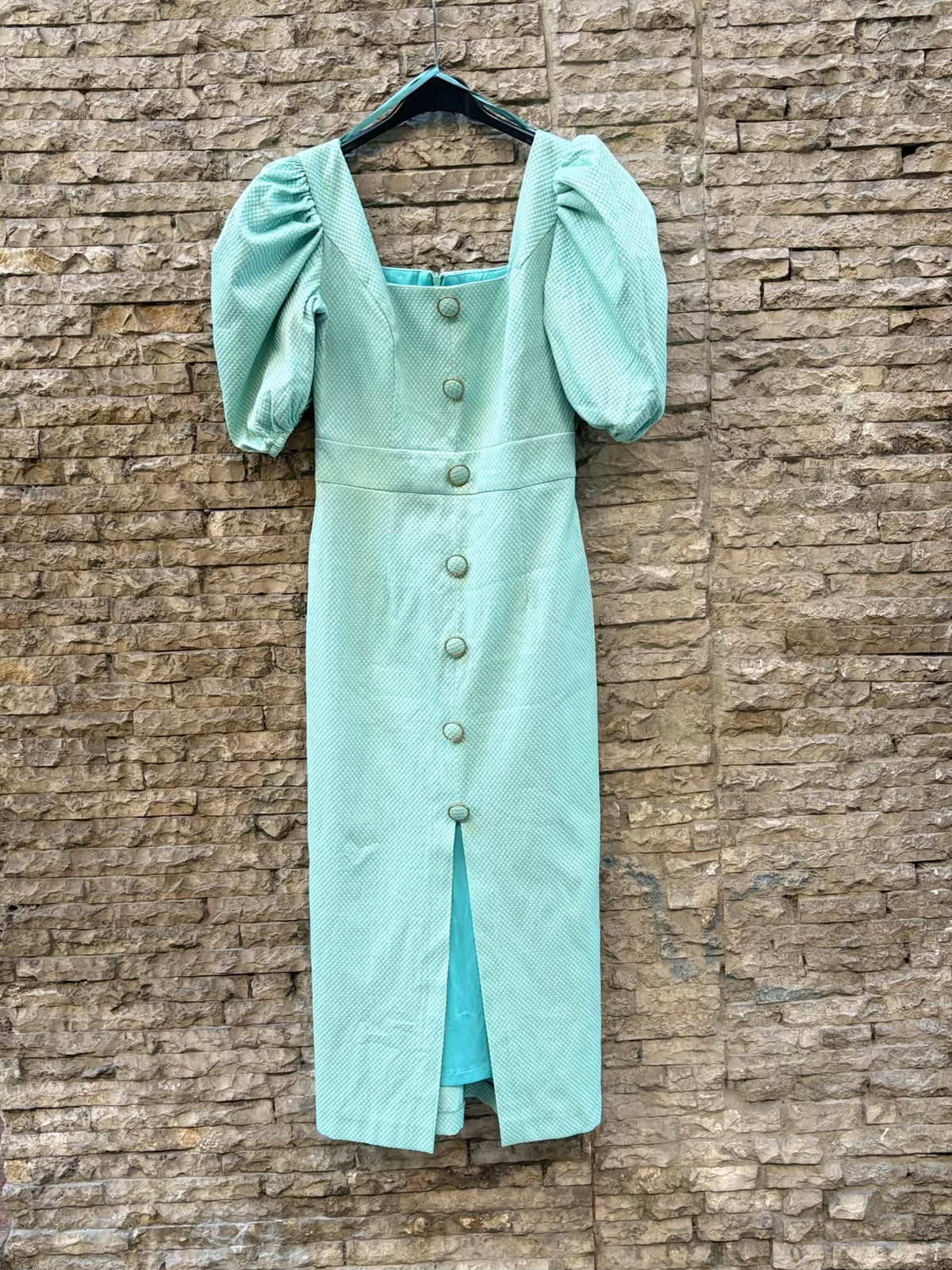 MAGNOLIA KOBUS. Vestido midi textura verde claro