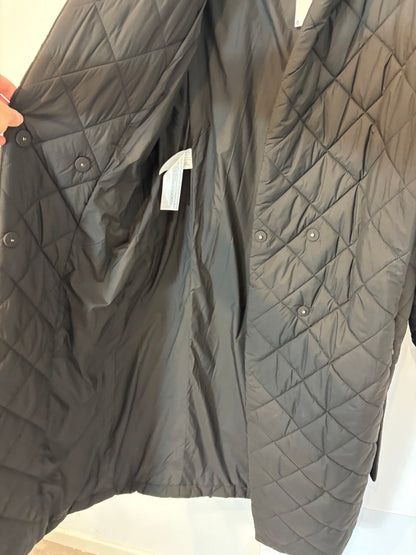MANGO. Abrigo acolchado negro